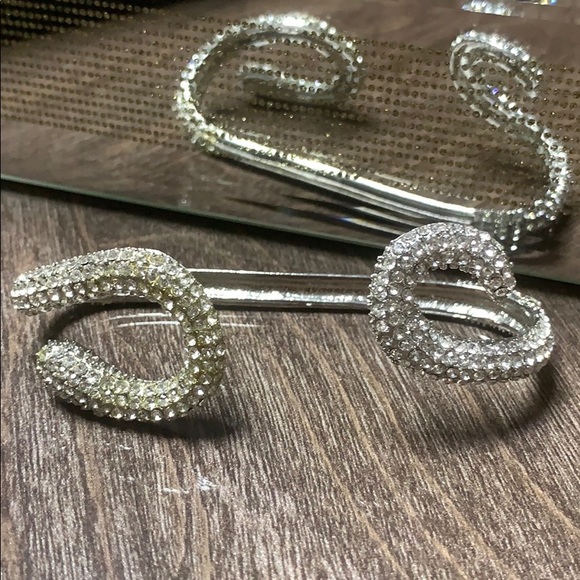 Rhinestone Inlaid Hand Palm Bracelet - Picture 8 of 8